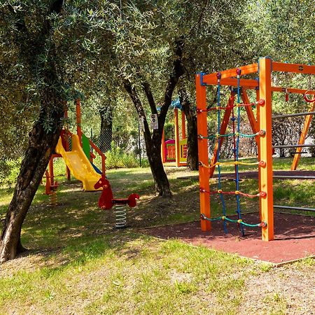 Camping Park Garda Limone sul Garda Bagian luar foto