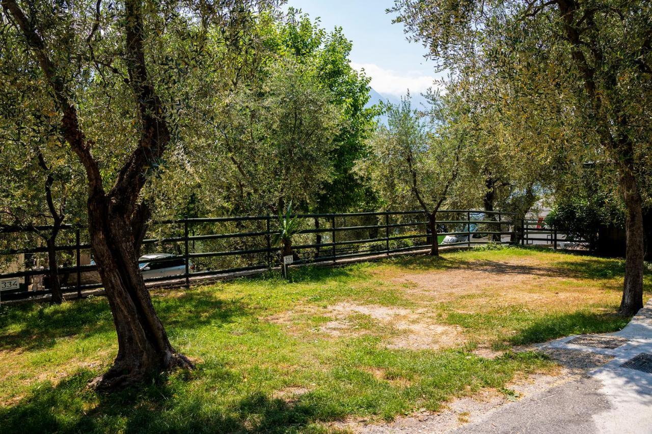 Camping Park Garda Limone sul Garda Bagian luar foto