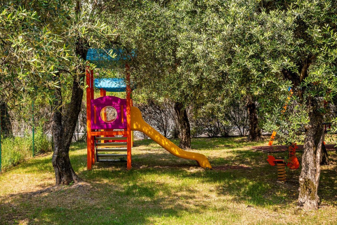 Camping Park Garda Limone sul Garda Bagian luar foto