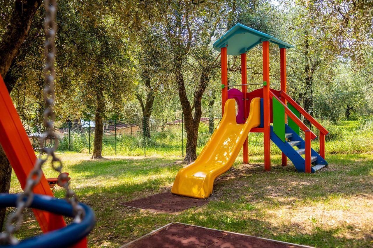 Camping Park Garda Limone sul Garda Bagian luar foto