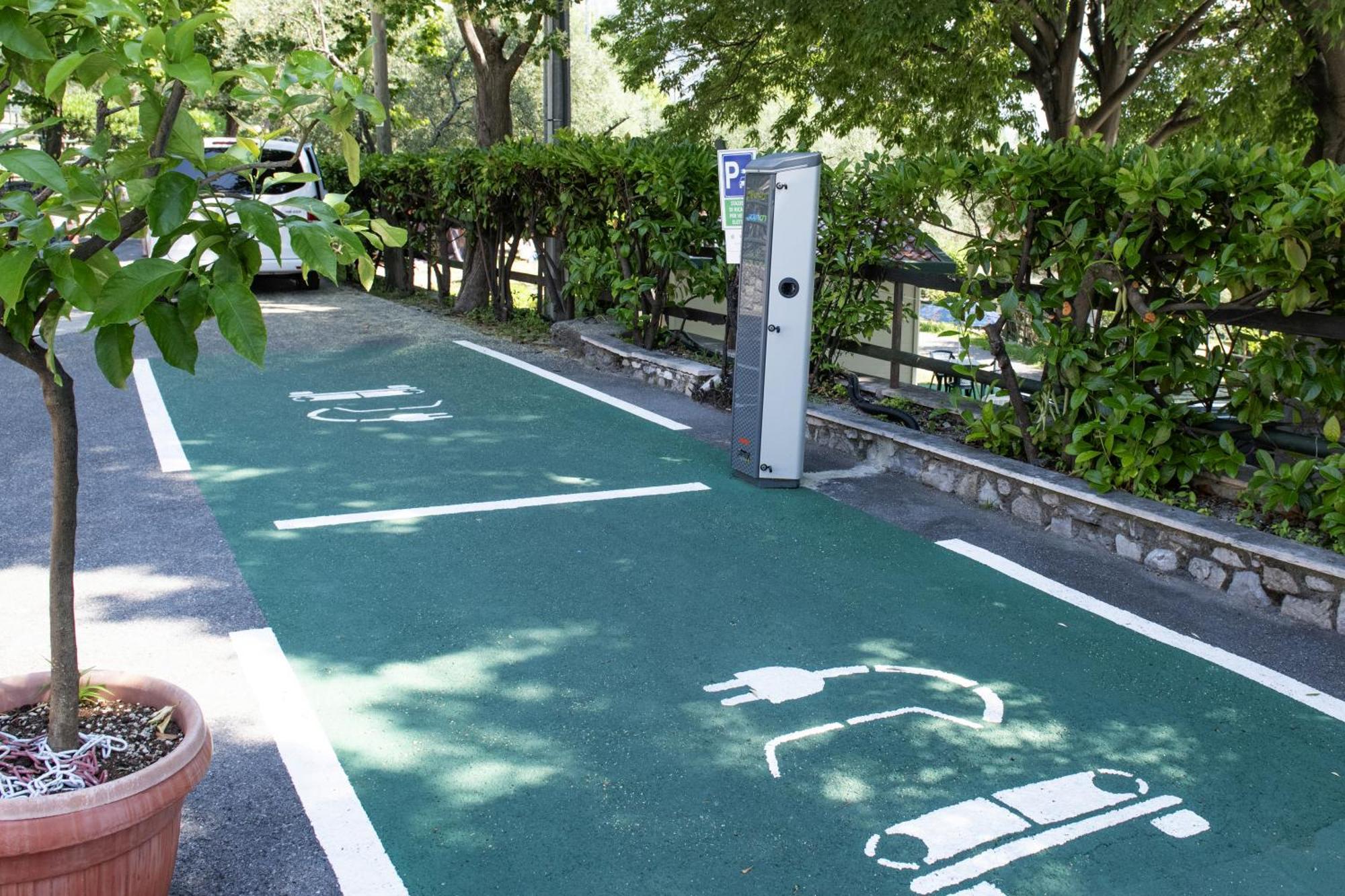 Camping Park Garda Limone sul Garda Bagian luar foto