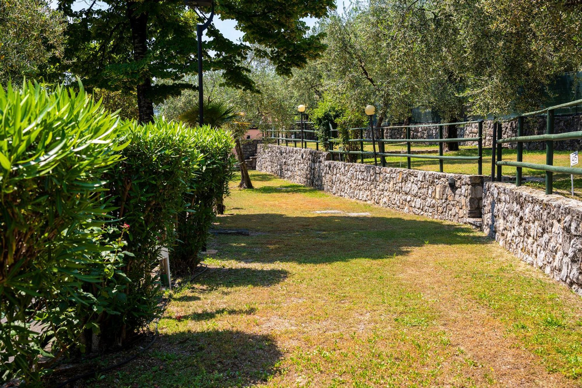 Camping Park Garda Limone sul Garda Bagian luar foto