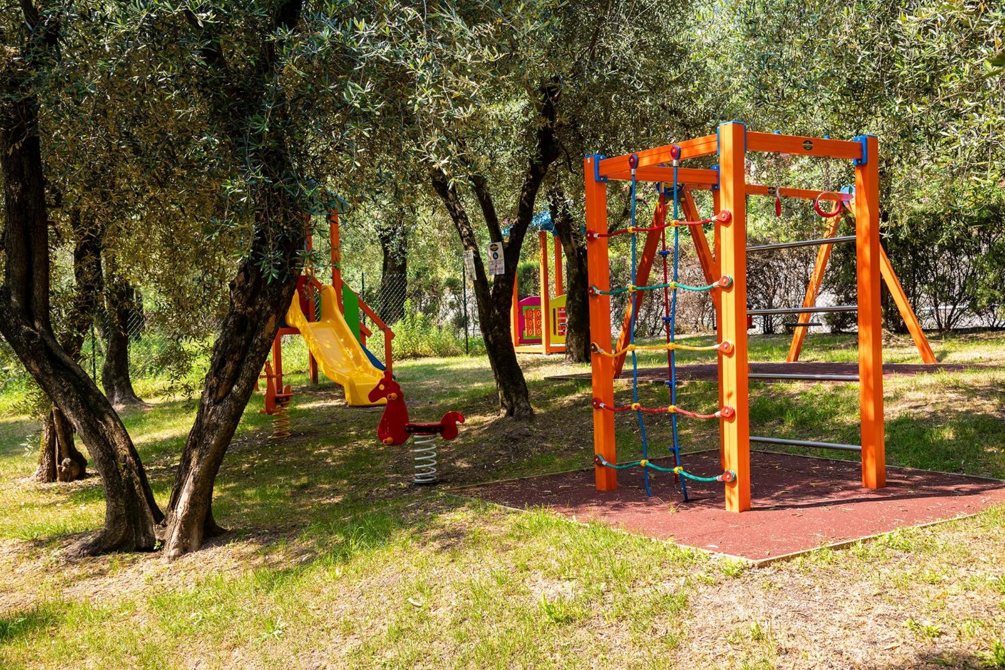 Camping Park Garda Limone sul Garda Bagian luar foto
