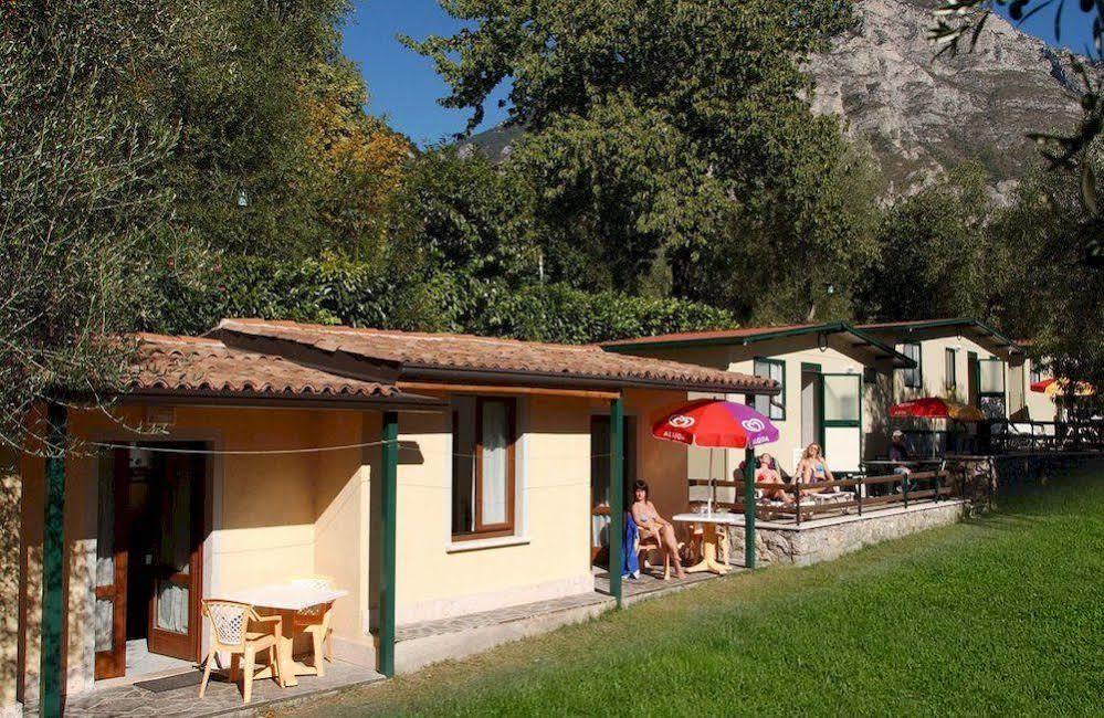 Camping Park Garda Limone sul Garda Bagian luar foto