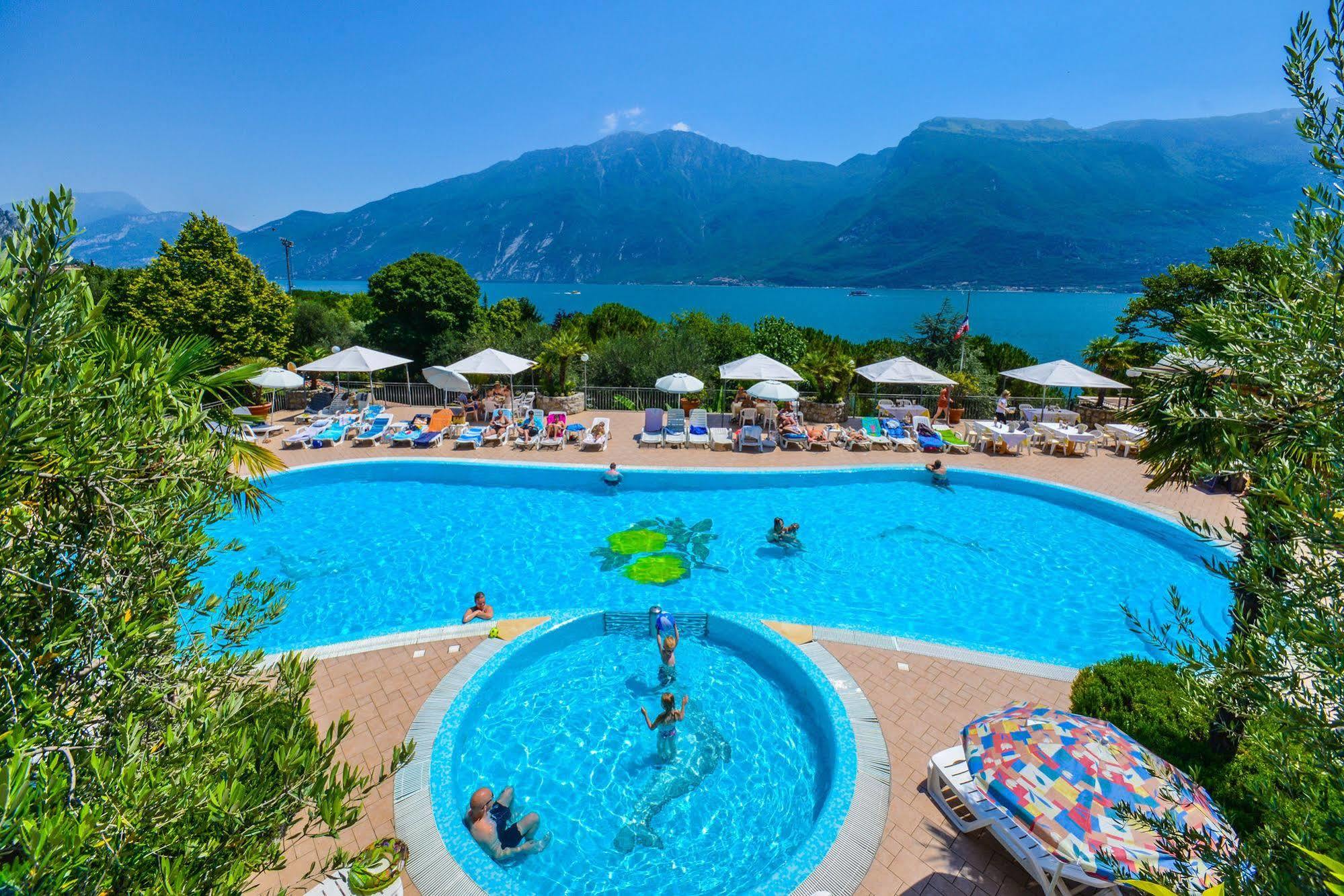 Camping Park Garda Limone sul Garda Bagian luar foto