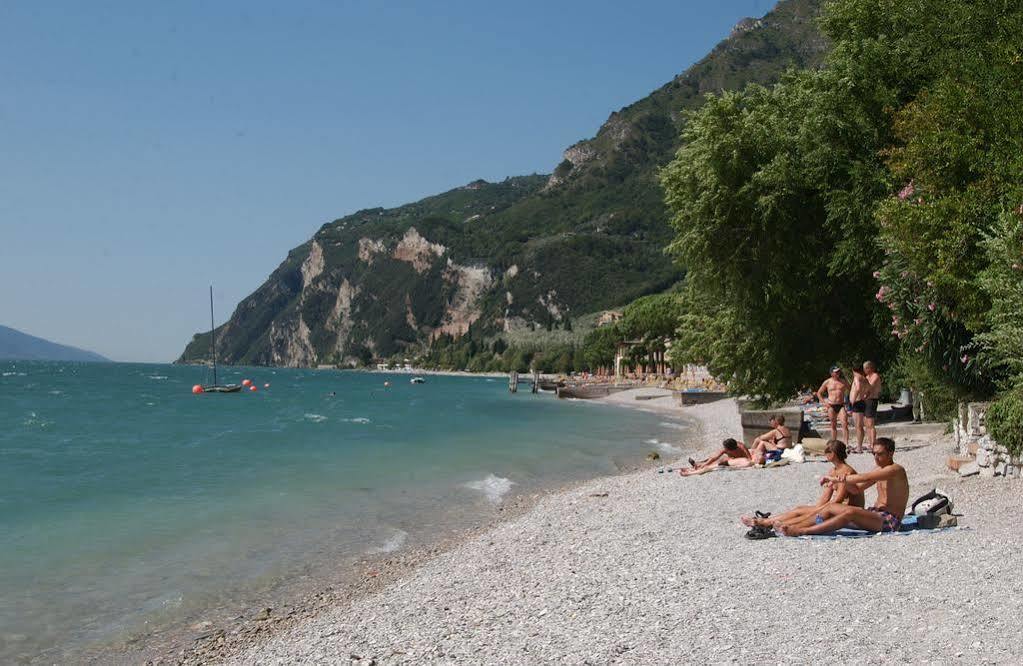 Camping Park Garda Limone sul Garda Bagian luar foto
